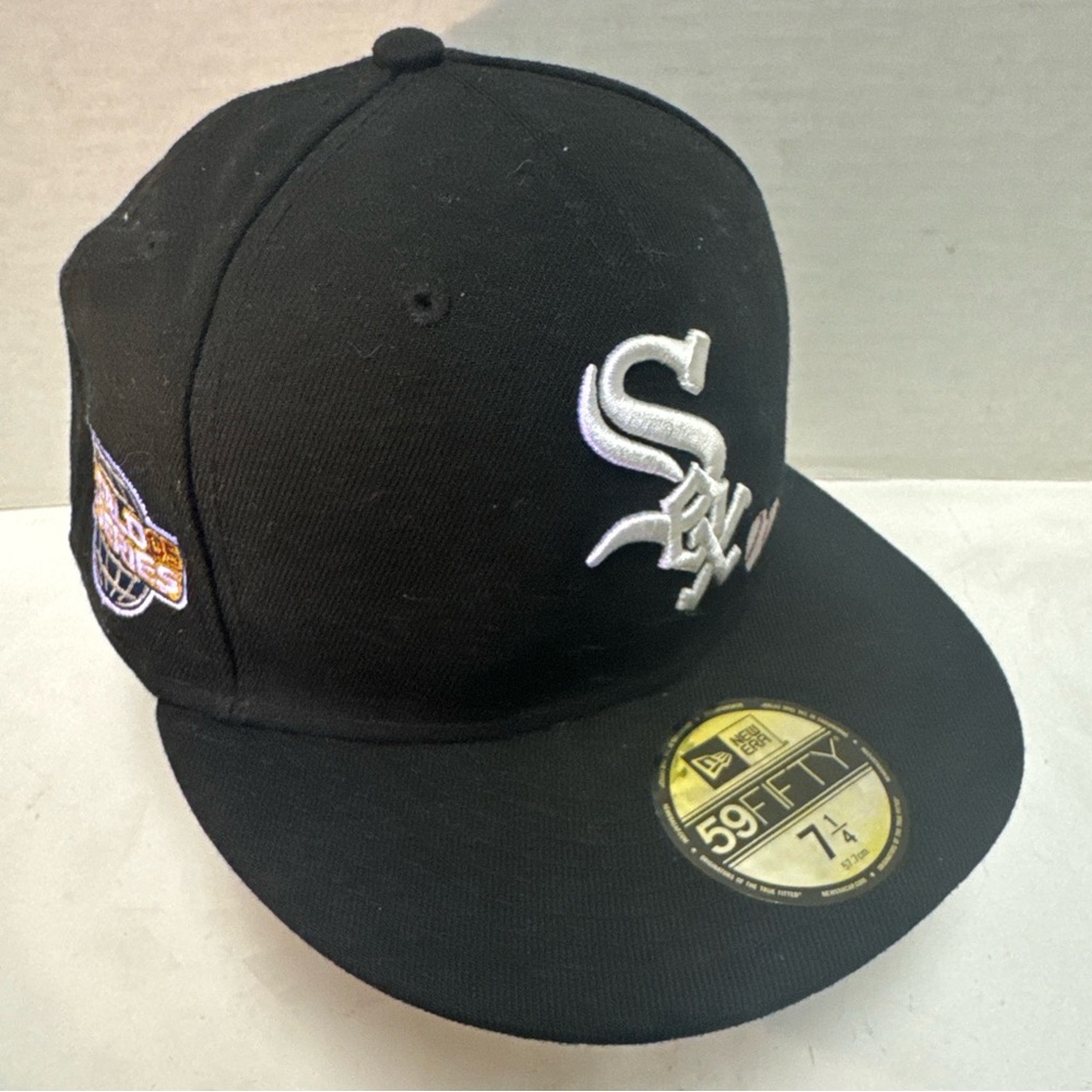 New Era Chicago White Sox  Laurel Sidepatch 59Fifty Men's Fitted Hat Black/Gray